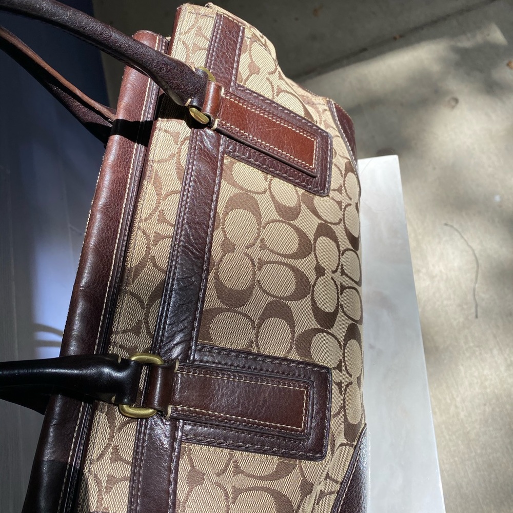 Authentic🌹SALE🌹 COACH PURSE firm